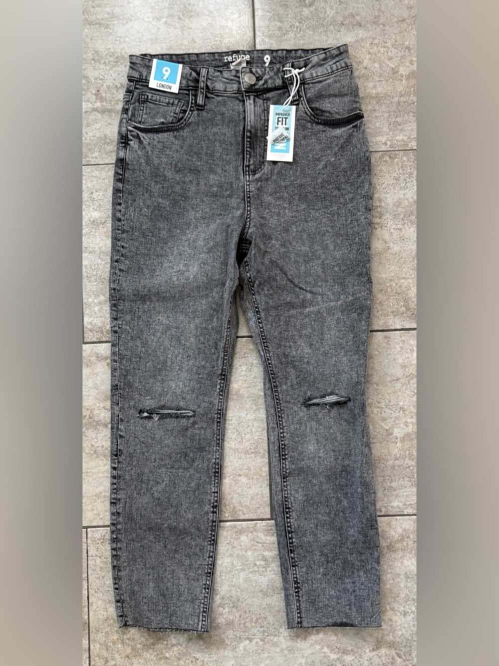 High-Rise Women’s cropped Gray Washed Slim straight Fit Jeans - Distressed Knee